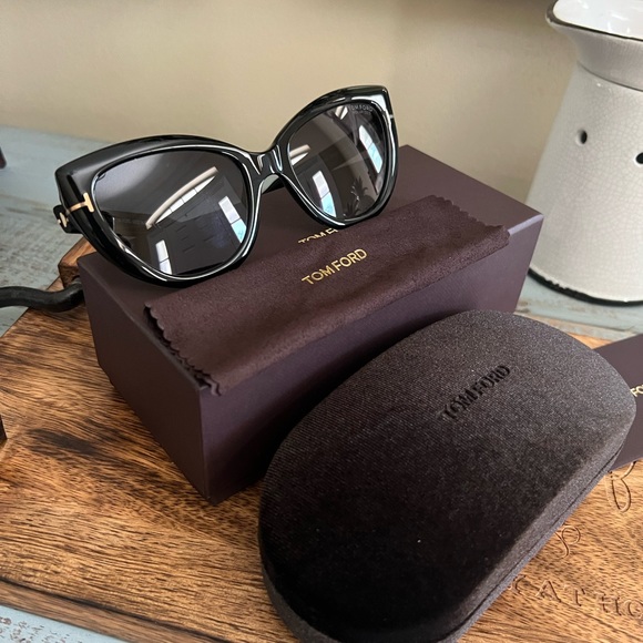 Tom Ford Cat Eye Polarized Sunglasses- Anya Authentic - Picture 8 of 8